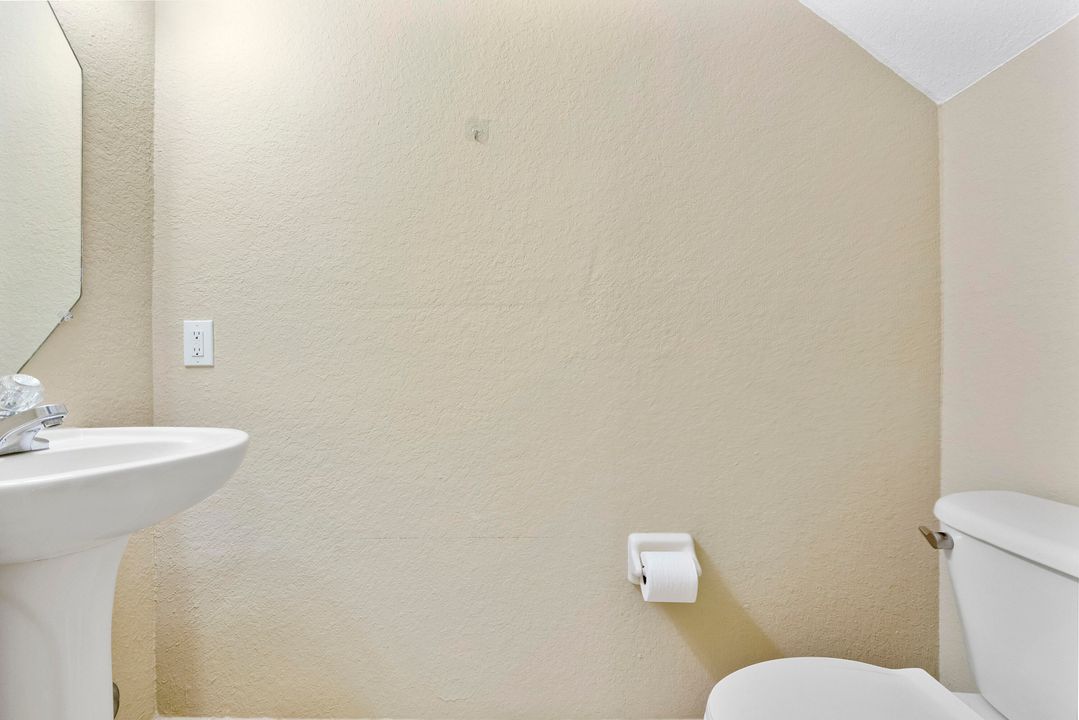 En Venta: $575,000 (4 camas, 2 baños, 2102 Pies cuadrados)