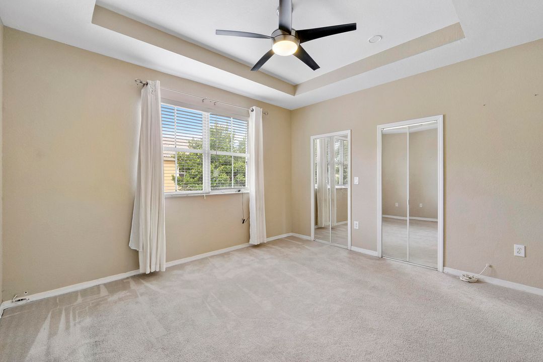 En Venta: $575,000 (4 camas, 2 baños, 2102 Pies cuadrados)