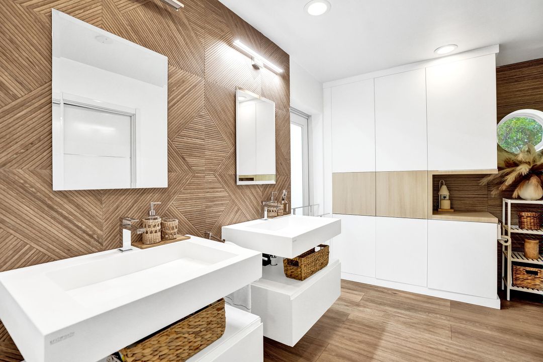 For Sale: $949,000 (3 beds, 2 baths, 1675 Square Feet)