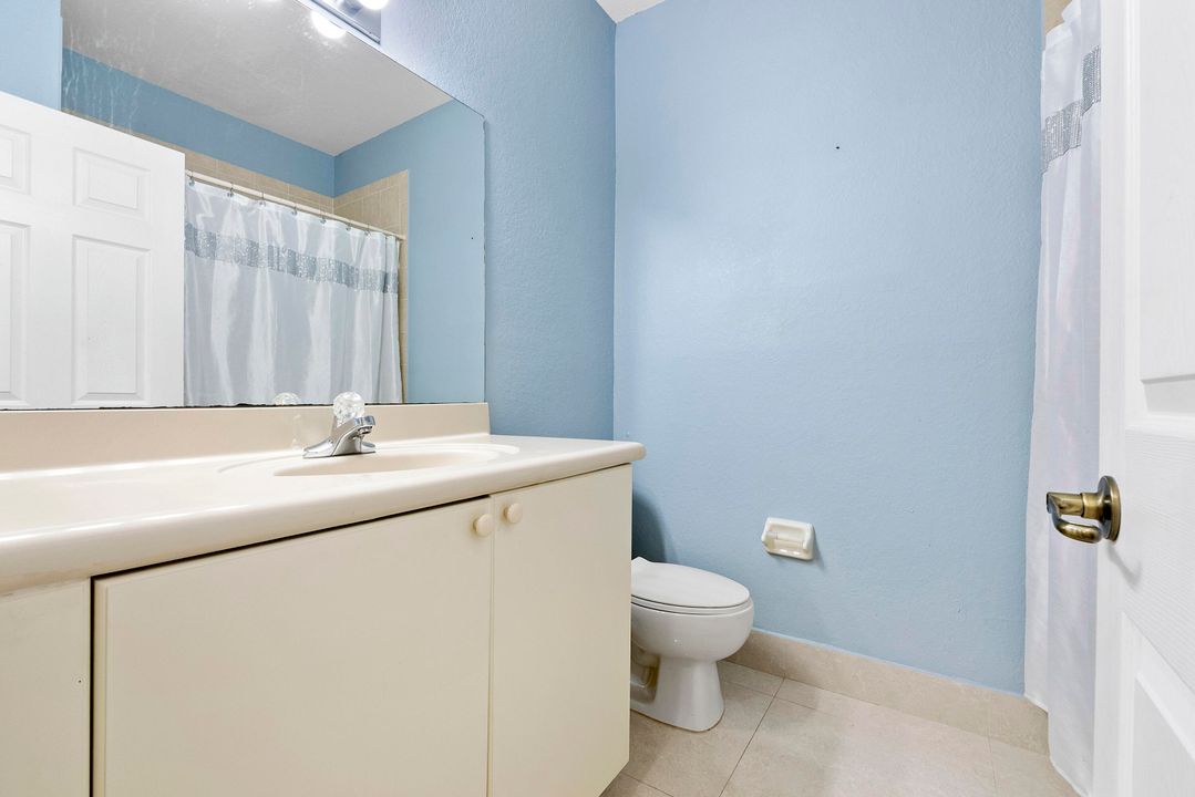 En Venta: $575,000 (4 camas, 2 baños, 2102 Pies cuadrados)