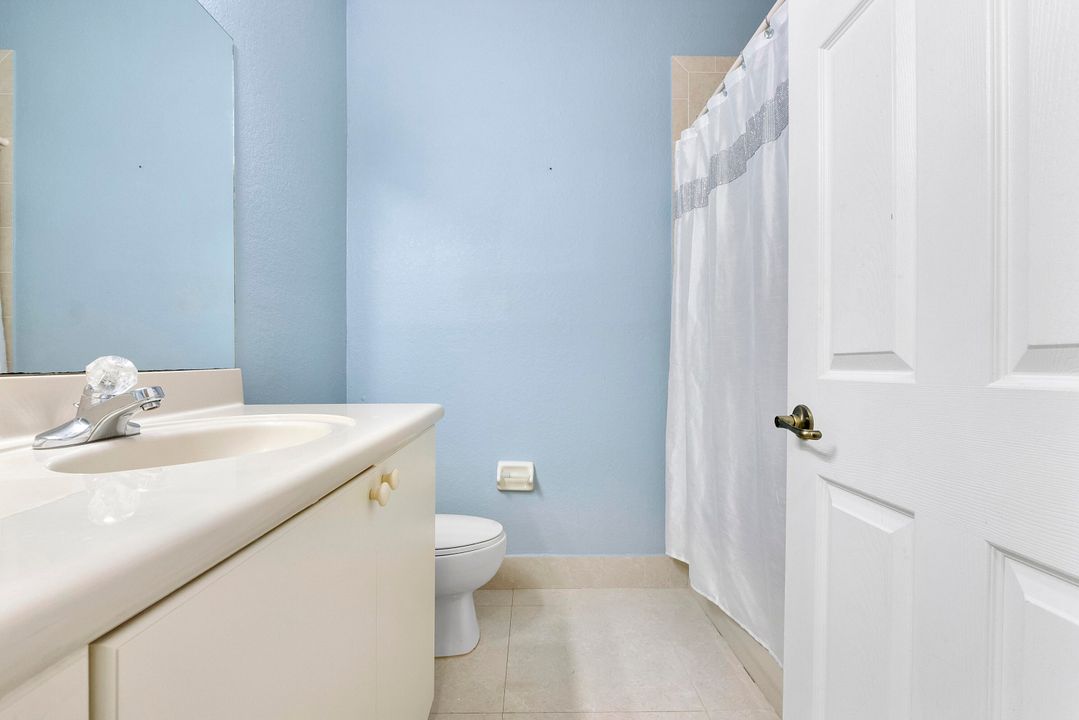 En Venta: $575,000 (4 camas, 2 baños, 2102 Pies cuadrados)