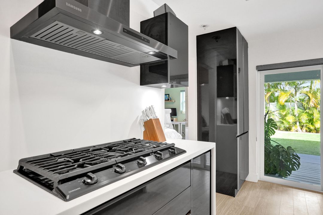 For Sale: $949,000 (3 beds, 2 baths, 1675 Square Feet)