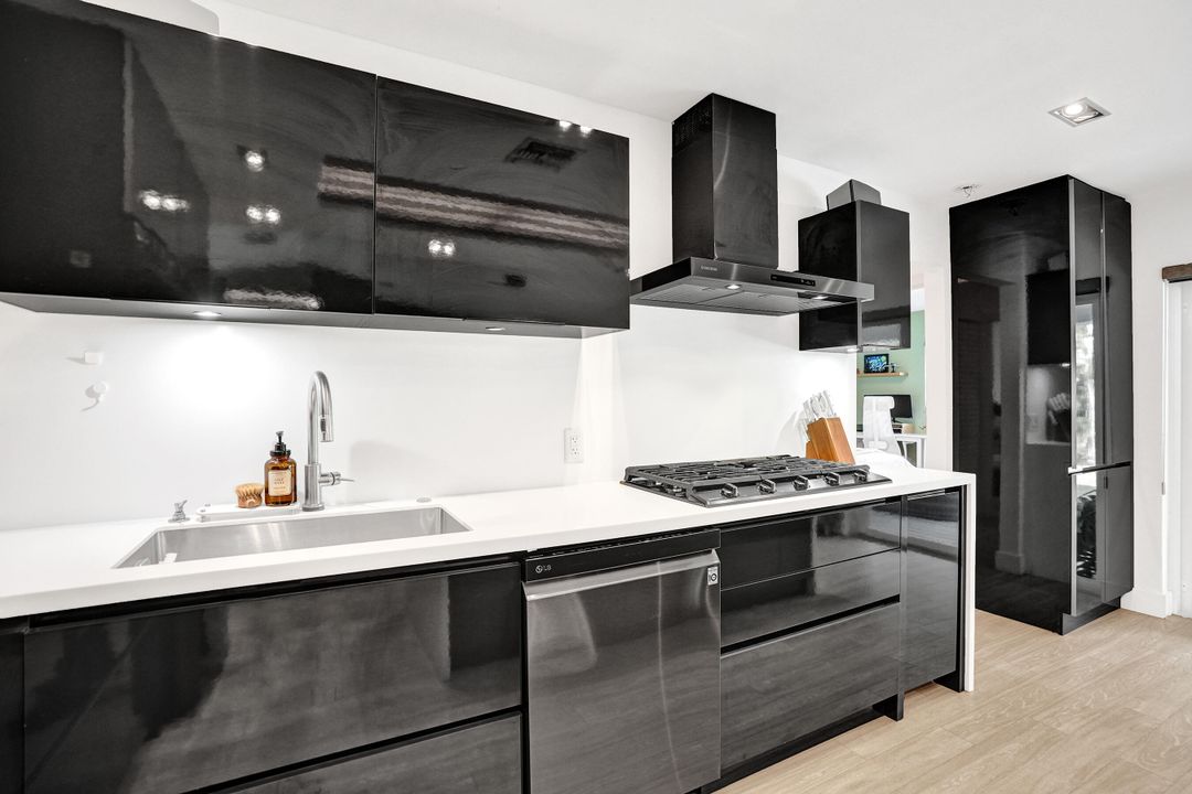 For Sale: $949,000 (3 beds, 2 baths, 1675 Square Feet)