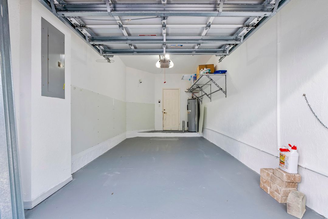 En Venta: $575,000 (4 camas, 2 baños, 2102 Pies cuadrados)