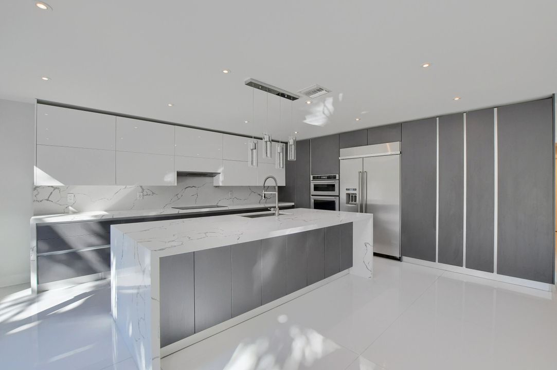 For Sale: $1,525,000 (5 beds, 4 baths, 3853 Square Feet)