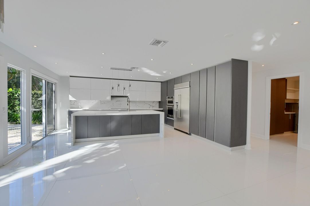 For Sale: $1,525,000 (5 beds, 4 baths, 3853 Square Feet)