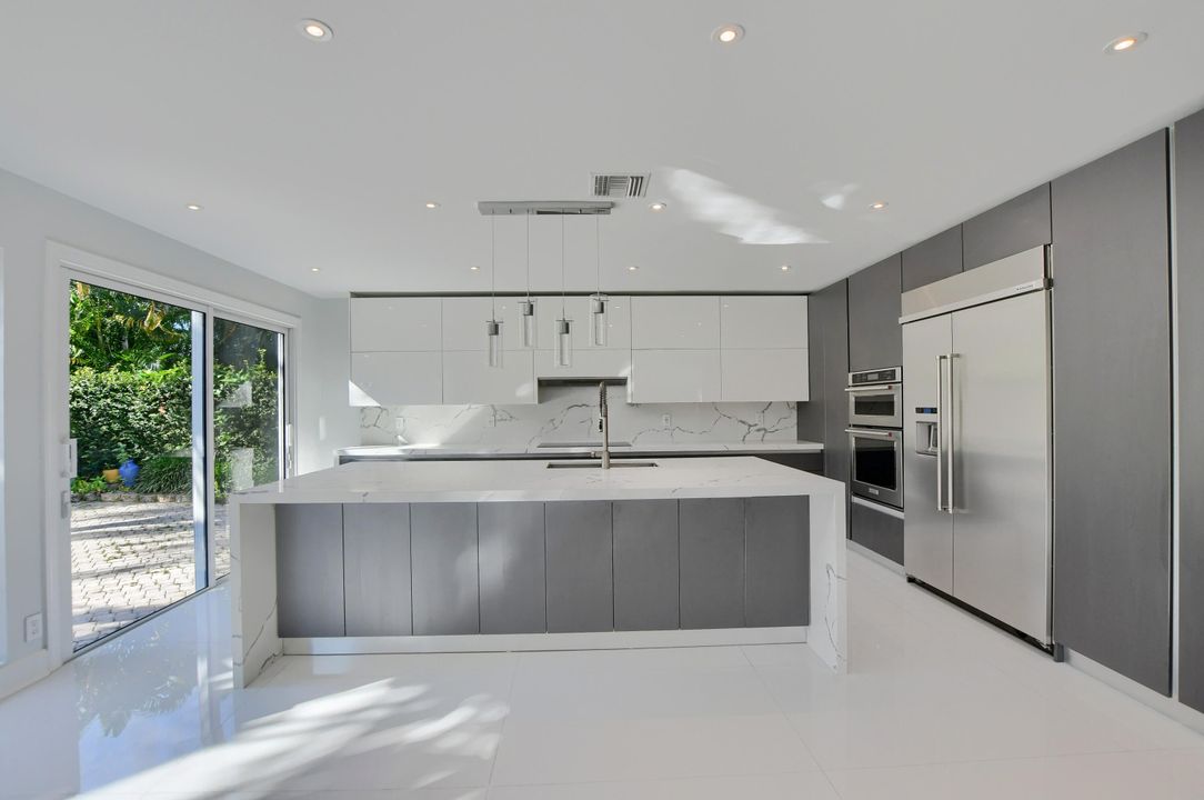 For Sale: $1,525,000 (5 beds, 4 baths, 3853 Square Feet)