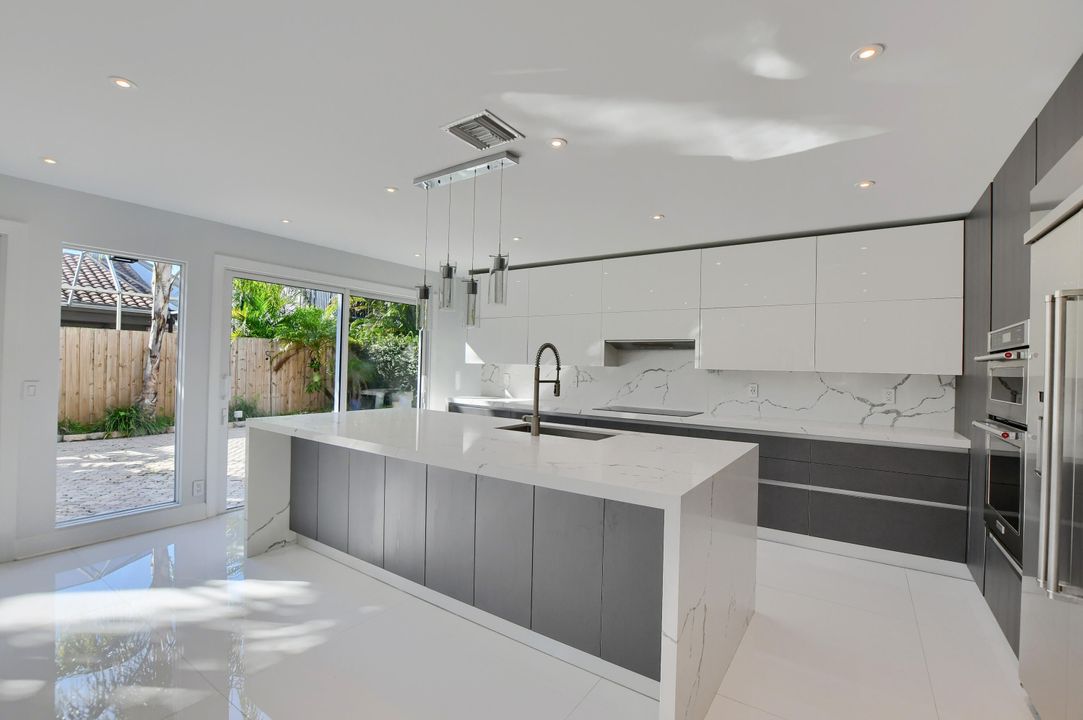 For Sale: $1,525,000 (5 beds, 4 baths, 3853 Square Feet)