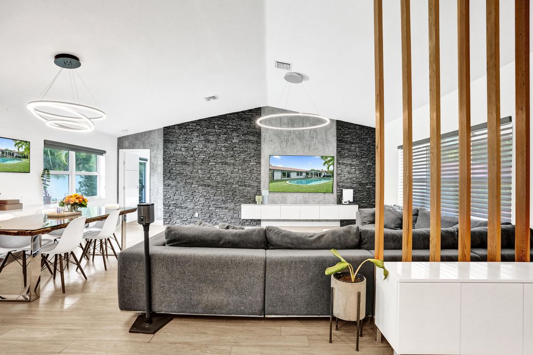 For Sale: $949,000 (3 beds, 2 baths, 1675 Square Feet)