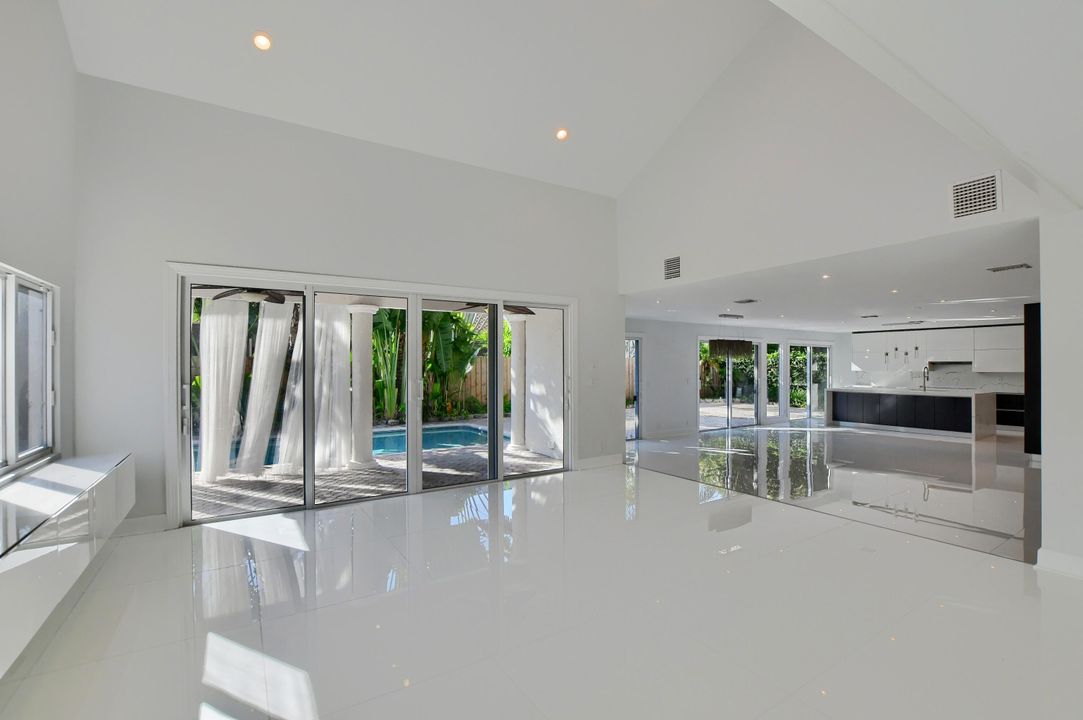 For Sale: $1,525,000 (5 beds, 4 baths, 3853 Square Feet)