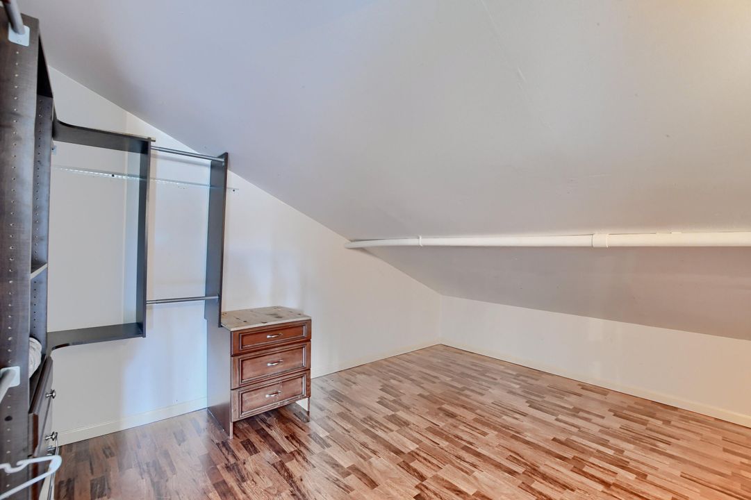 For Sale: $1,525,000 (5 beds, 4 baths, 3853 Square Feet)