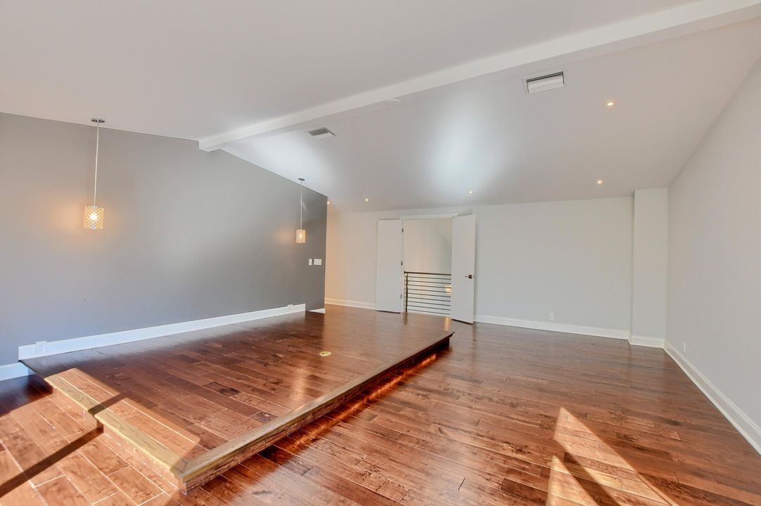 For Sale: $1,525,000 (5 beds, 4 baths, 3853 Square Feet)