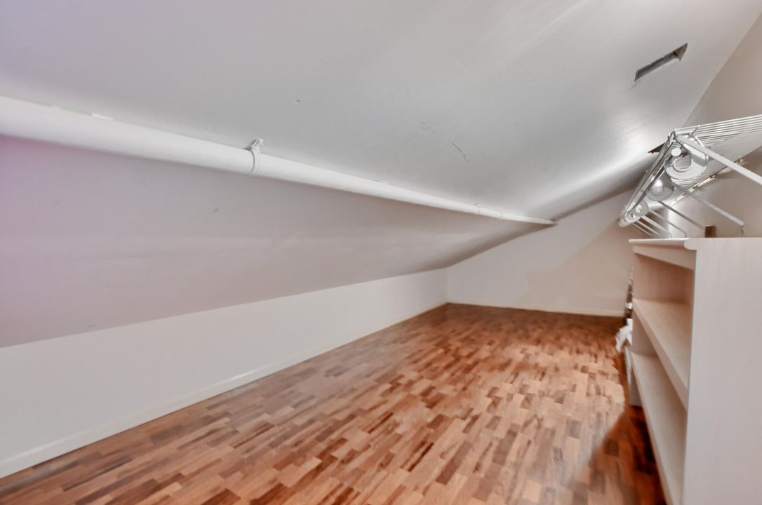 For Sale: $1,525,000 (5 beds, 4 baths, 3853 Square Feet)