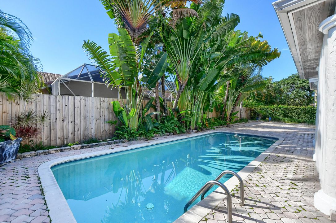 For Sale: $1,525,000 (5 beds, 4 baths, 3853 Square Feet)