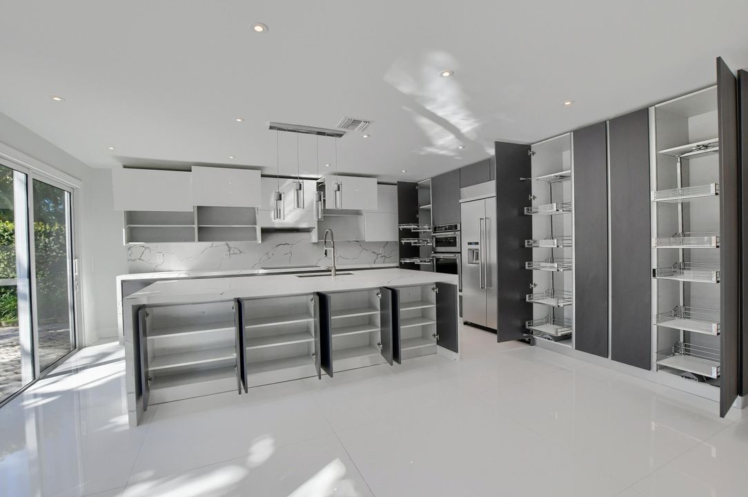 For Sale: $1,525,000 (5 beds, 4 baths, 3853 Square Feet)