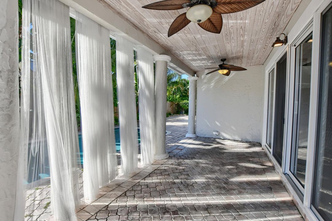 For Sale: $1,525,000 (5 beds, 4 baths, 3853 Square Feet)