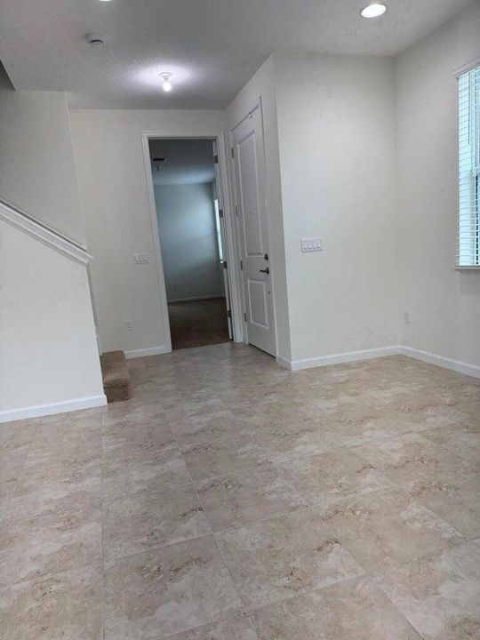 For Rent: $3,499 (4 beds, 3 baths, 2010 Square Feet)