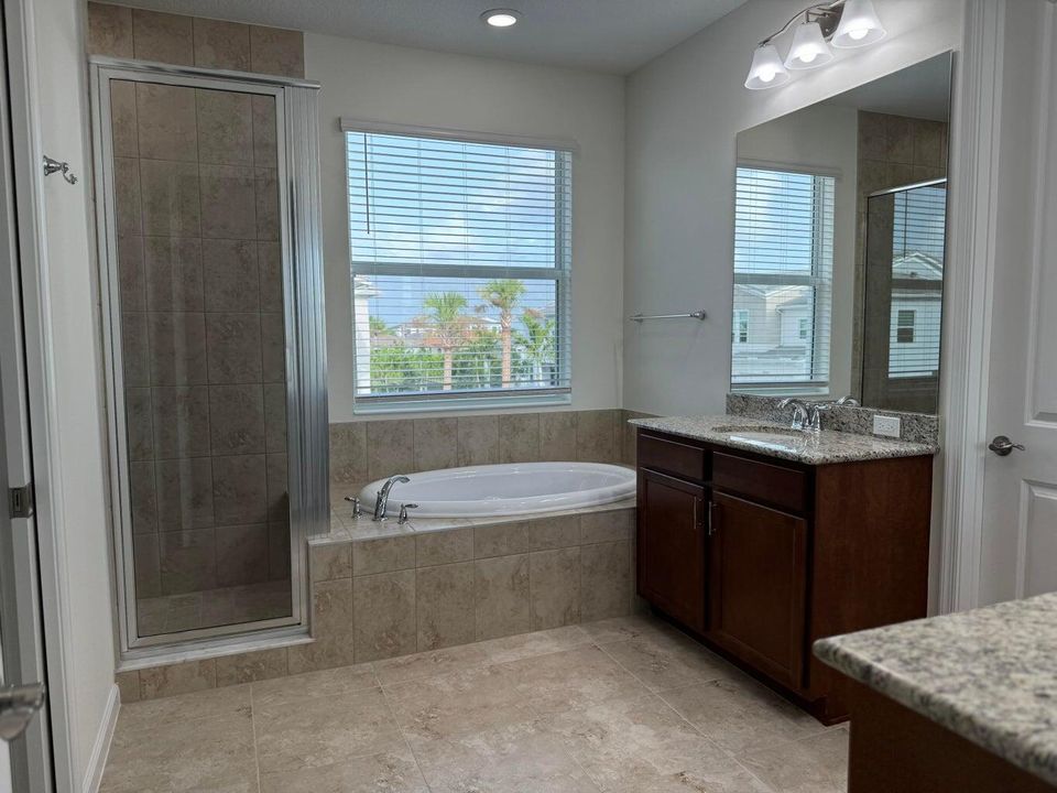 For Rent: $3,499 (4 beds, 3 baths, 2010 Square Feet)