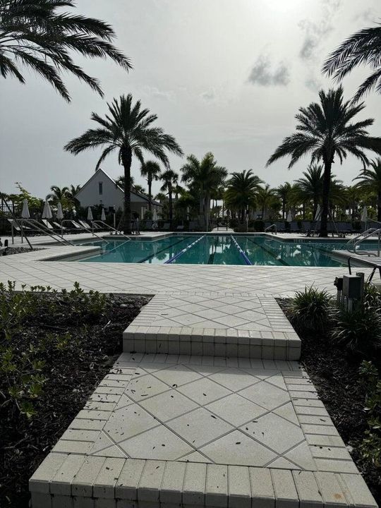 For Rent: $3,499 (4 beds, 3 baths, 2010 Square Feet)