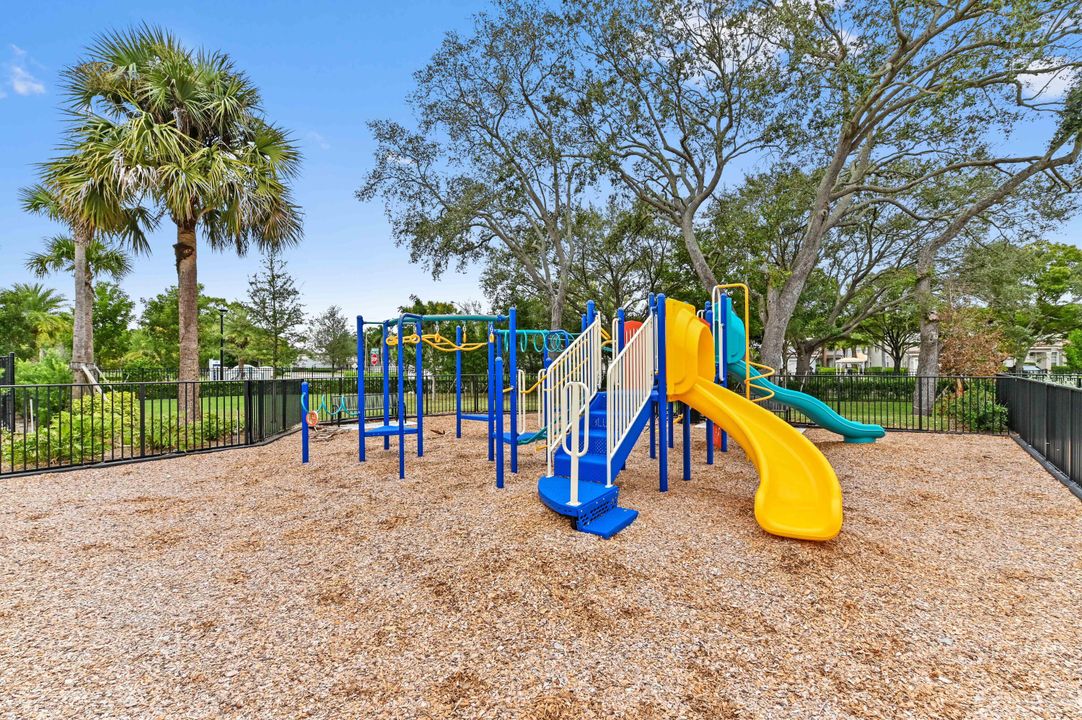 Activo con contrato: $885,000 (3 camas, 2 baños, 1852 Pies cuadrados)