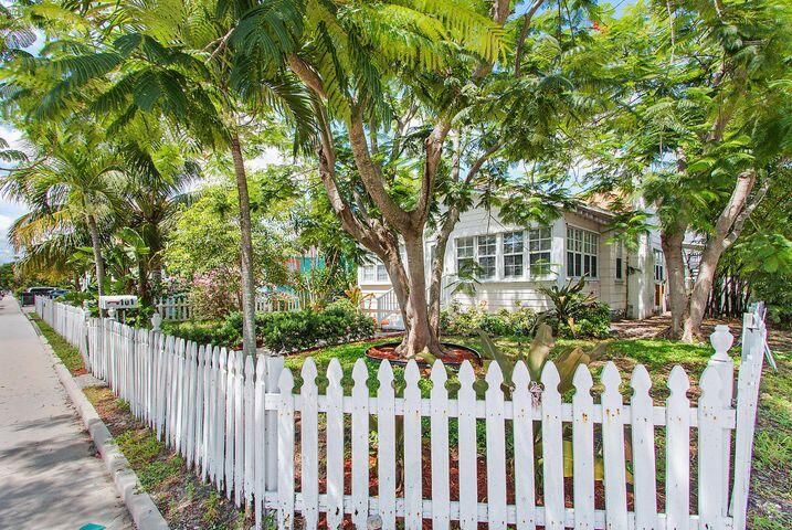 En Renta: $2,650 (3 camas, 2 baños, 2390 Pies cuadrados)