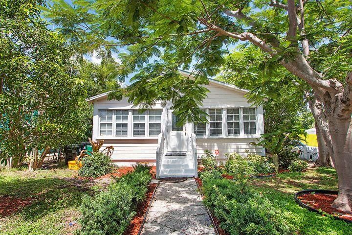 En Renta: $2,650 (3 camas, 2 baños, 2390 Pies cuadrados)