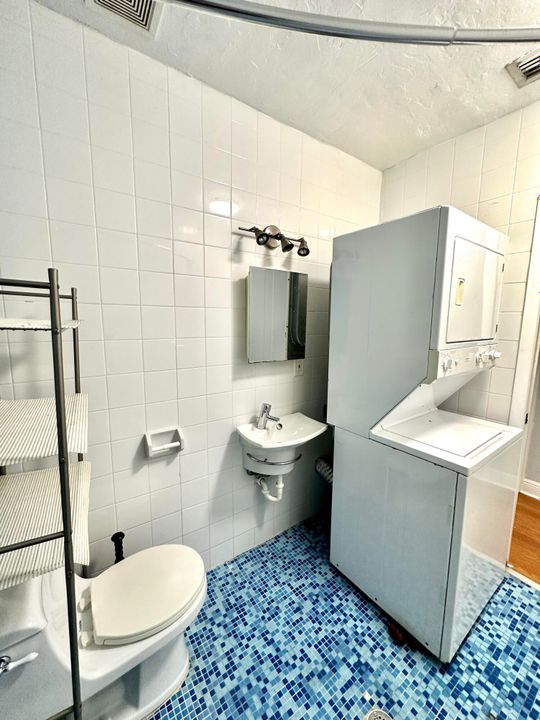 En Renta: $2,650 (3 camas, 2 baños, 2390 Pies cuadrados)