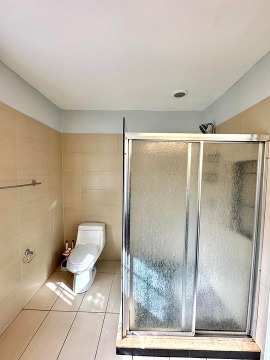 En Renta: $2,650 (3 camas, 2 baños, 2390 Pies cuadrados)