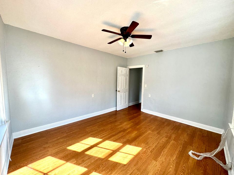 En Renta: $2,650 (3 camas, 2 baños, 2390 Pies cuadrados)