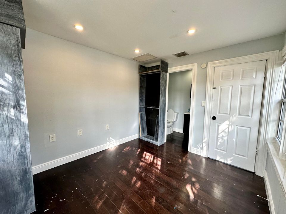 En Renta: $2,650 (3 camas, 2 baños, 2390 Pies cuadrados)