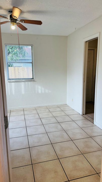 For Rent: $2,900 (3 beds, 1 baths, 1200 Square Feet)