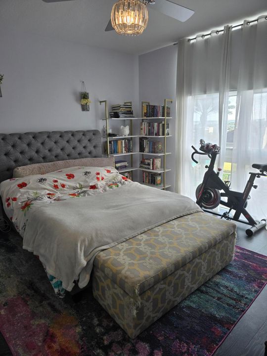 For Sale: $725,000 (2 beds, 2 baths, 1120 Square Feet)