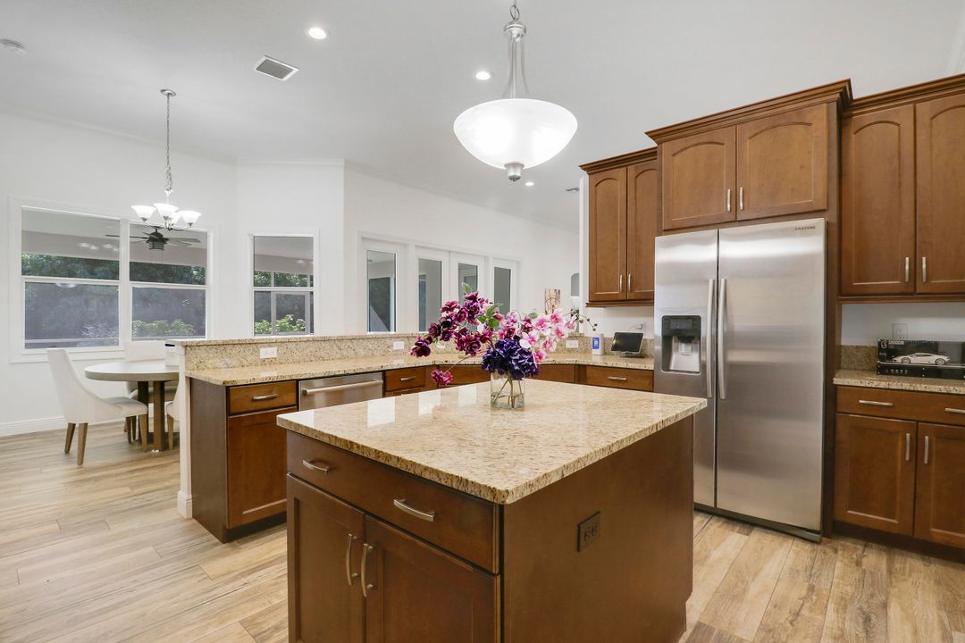 待售: $1,575,000 (4 贝兹, 3 浴室, 2765 平方英尺)