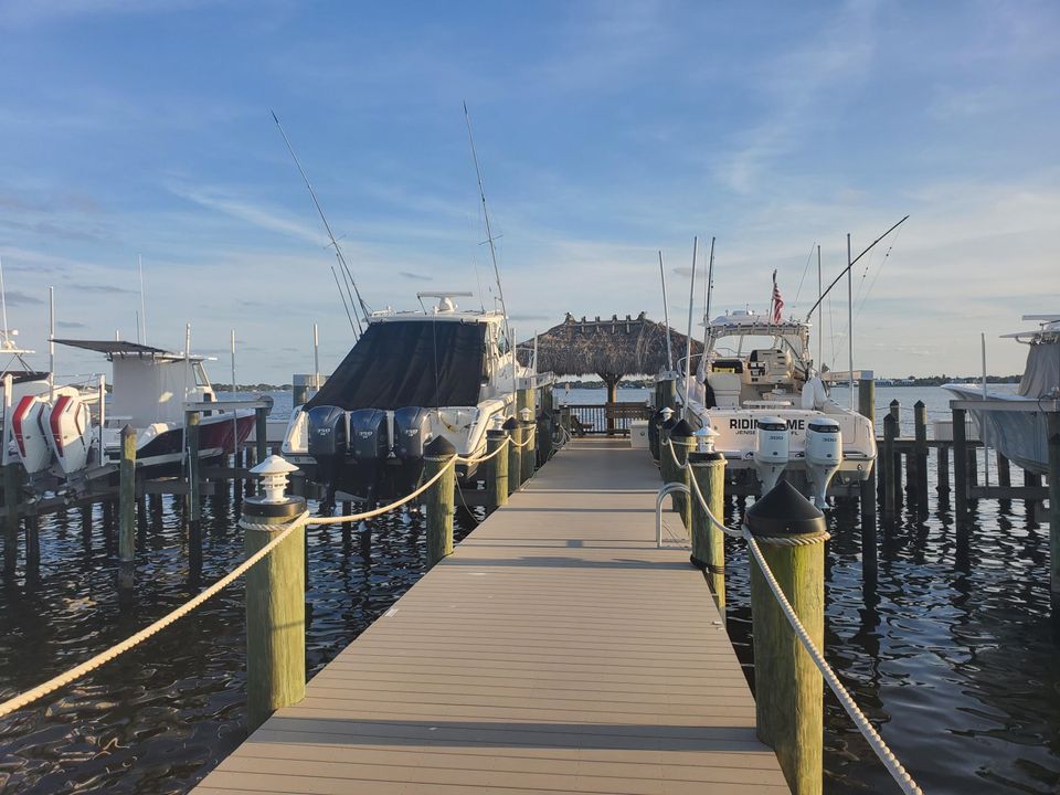 待售: $304,999 (2 贝兹, 2 浴室, 1072 平方英尺)