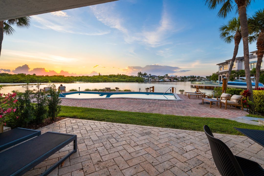 В аренду: $8,000 (2 спален, 2 ванн, 2300 Квадратных фут)