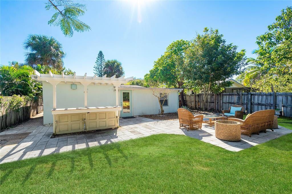 En Renta: $3,750 (3 camas, 2 baños, 1300 Pies cuadrados)