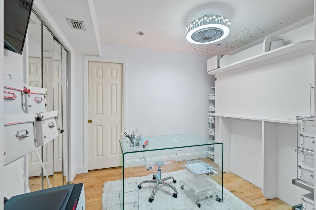 В аренду: $8,000 (2 спален, 2 ванн, 2300 Квадратных фут)