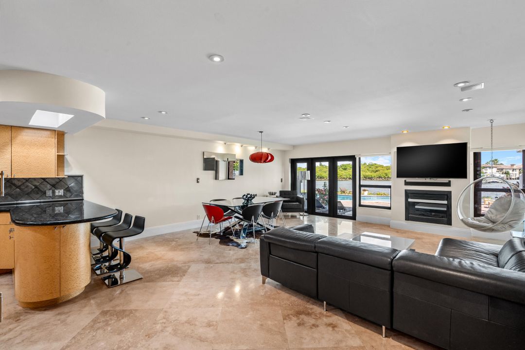 В аренду: $8,000 (2 спален, 2 ванн, 2300 Квадратных фут)