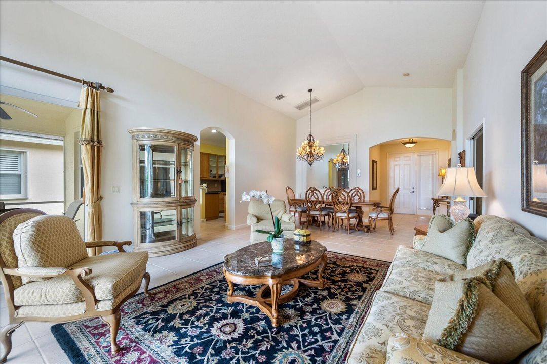 For Rent: $2,750 (3 beds, 2 baths, 1818 Square Feet)