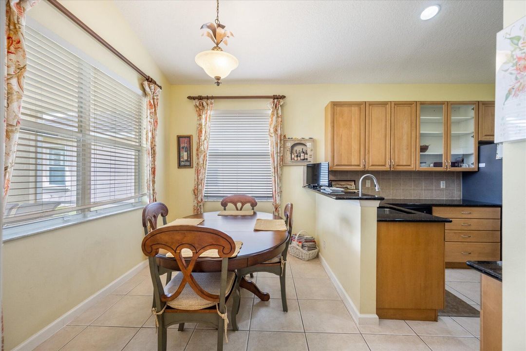 For Rent: $2,750 (3 beds, 2 baths, 1818 Square Feet)