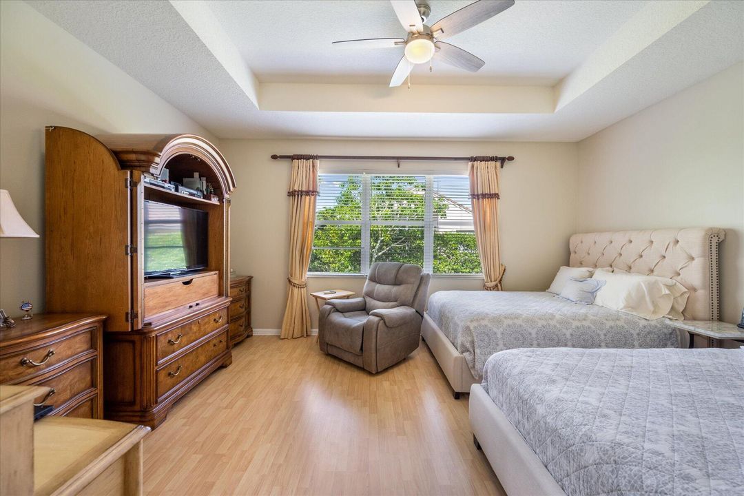 For Rent: $2,750 (3 beds, 2 baths, 1818 Square Feet)