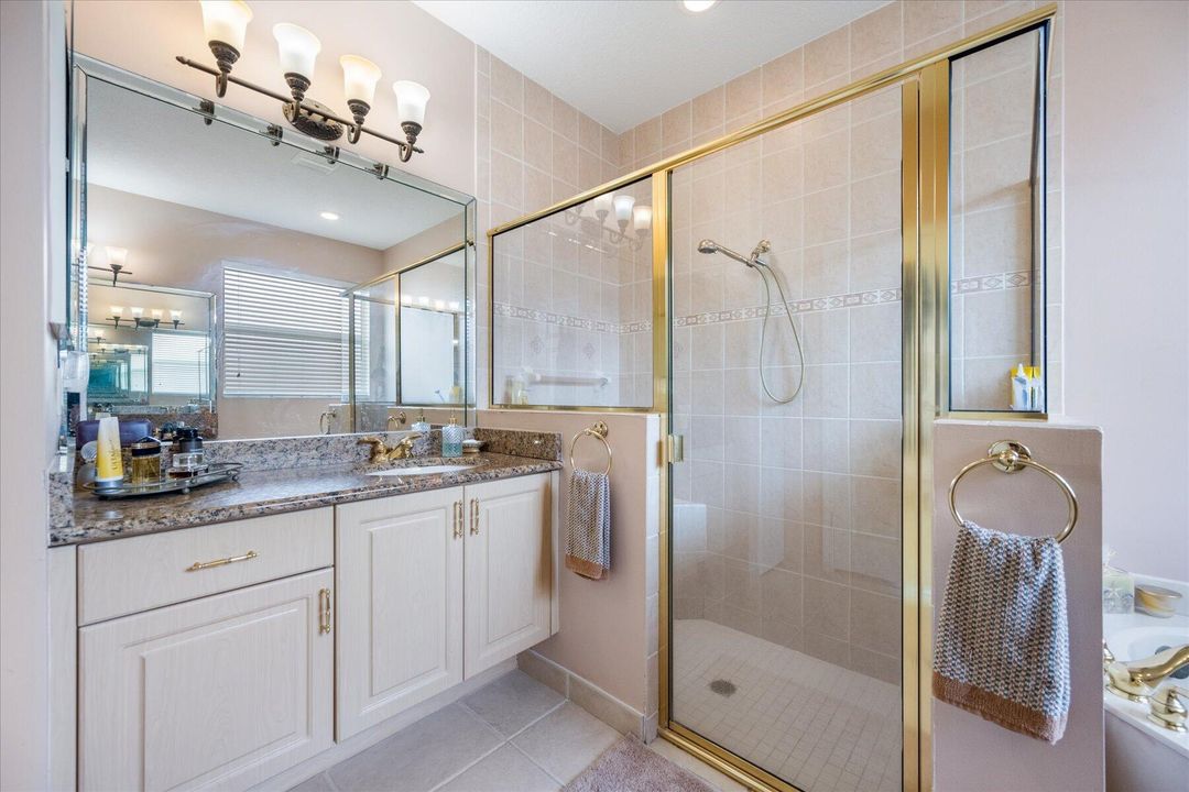 For Rent: $2,750 (3 beds, 2 baths, 1818 Square Feet)