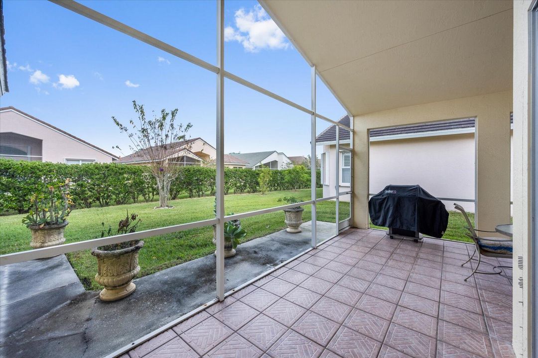 For Rent: $2,750 (3 beds, 2 baths, 1818 Square Feet)