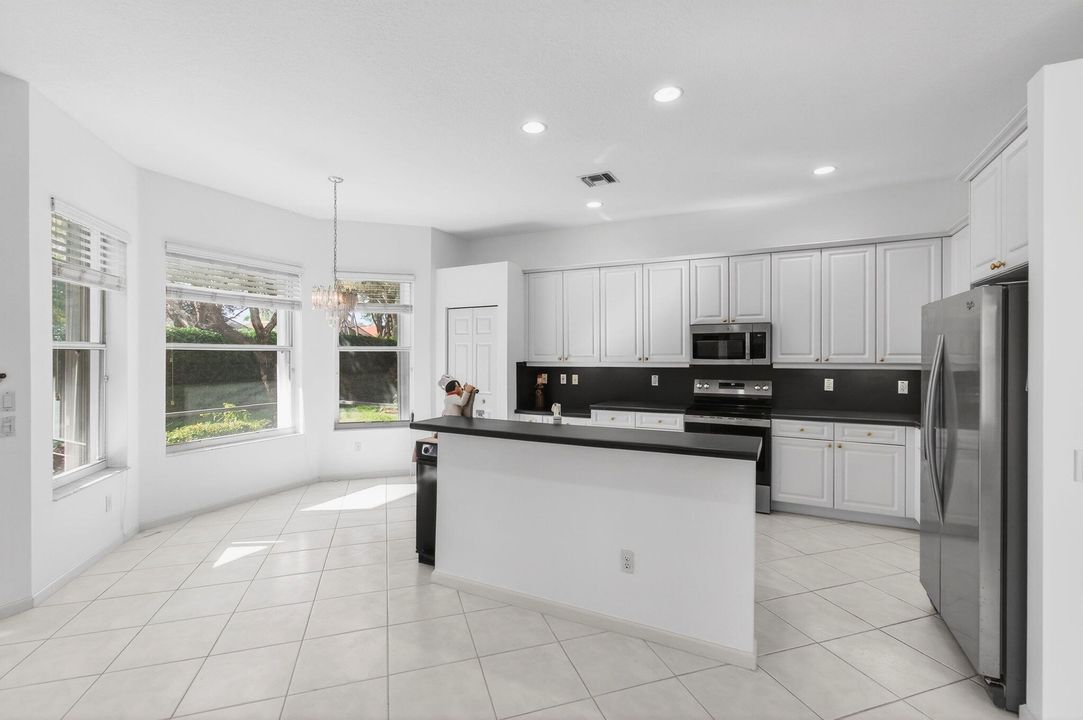 For Sale: $499,900 (3 beds, 2 baths, 2099 Square Feet)