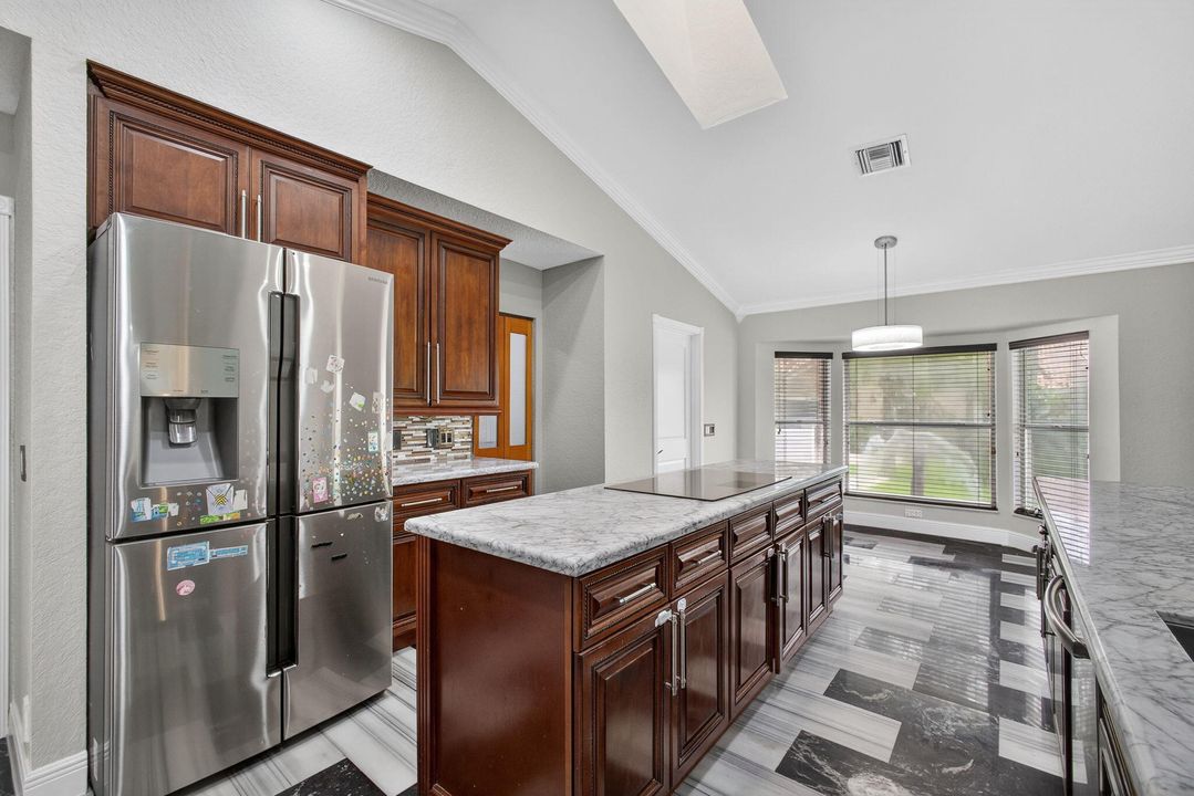 待售: $1,499,900 (5 贝兹, 3 浴室, 3875 平方英尺)