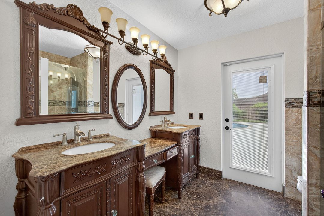 待售: $1,499,900 (5 贝兹, 3 浴室, 3875 平方英尺)