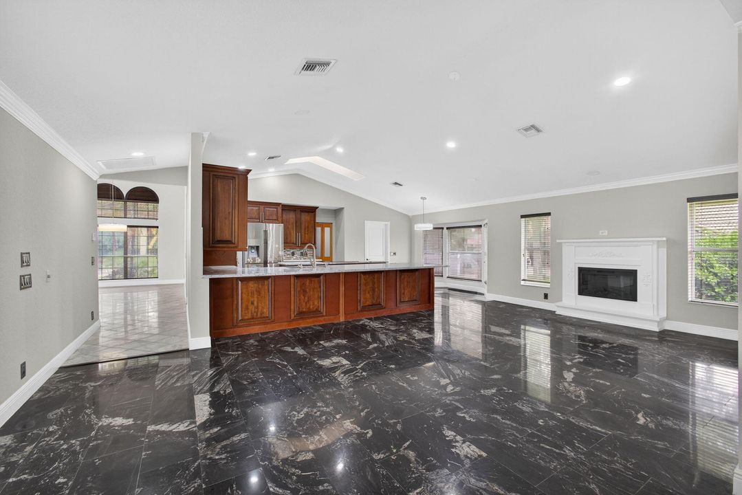 待售: $1,499,900 (5 贝兹, 3 浴室, 3875 平方英尺)