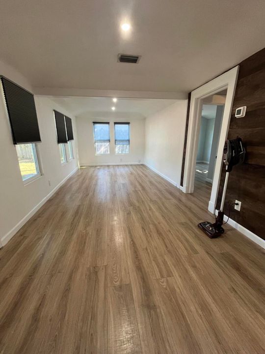 Под контрактом: $2,200 (2 спален, 1 ванн, 852 Квадратных фут)