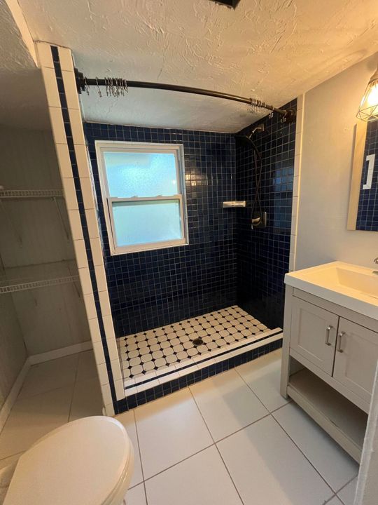 Под контрактом: $2,200 (2 спален, 1 ванн, 852 Квадратных фут)