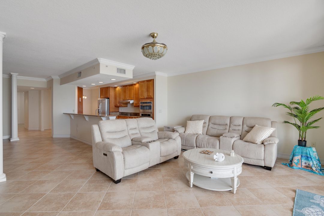 待售: $1,000,000 (3 贝兹, 2 浴室, 2343 平方英尺)